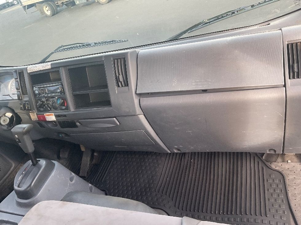 Flatbed Truck-Light and Medium Duty Trucks-Isuzu-2018-NQR-Torrance-CA-115,600\n\t\tmiles-$ 39,500 - Image 21