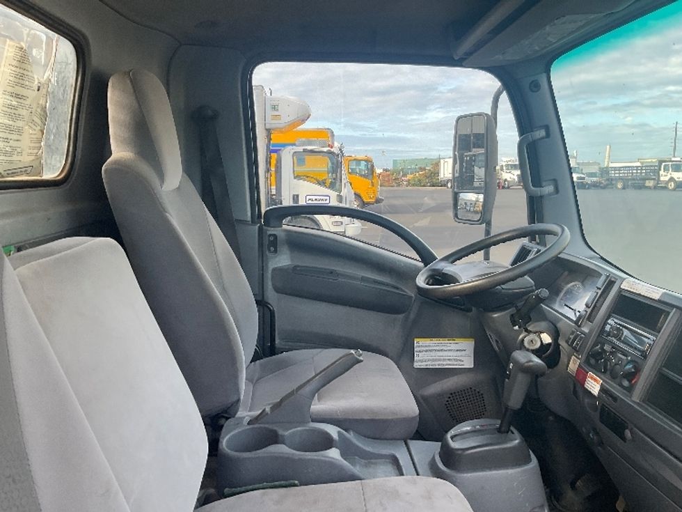 Flatbed Truck-Light and Medium Duty Trucks-Isuzu-2018-NQR-Torrance-CA-115,600\n\t\tmiles-$ 39,500 - Image 22