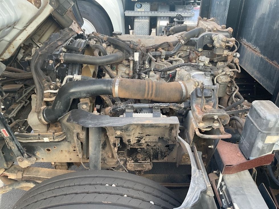 Flatbed Truck-Light and Medium Duty Trucks-Isuzu-2018-NQR-Torrance-CA-115,600\n\t\tmiles-$ 39,500 - Image 24