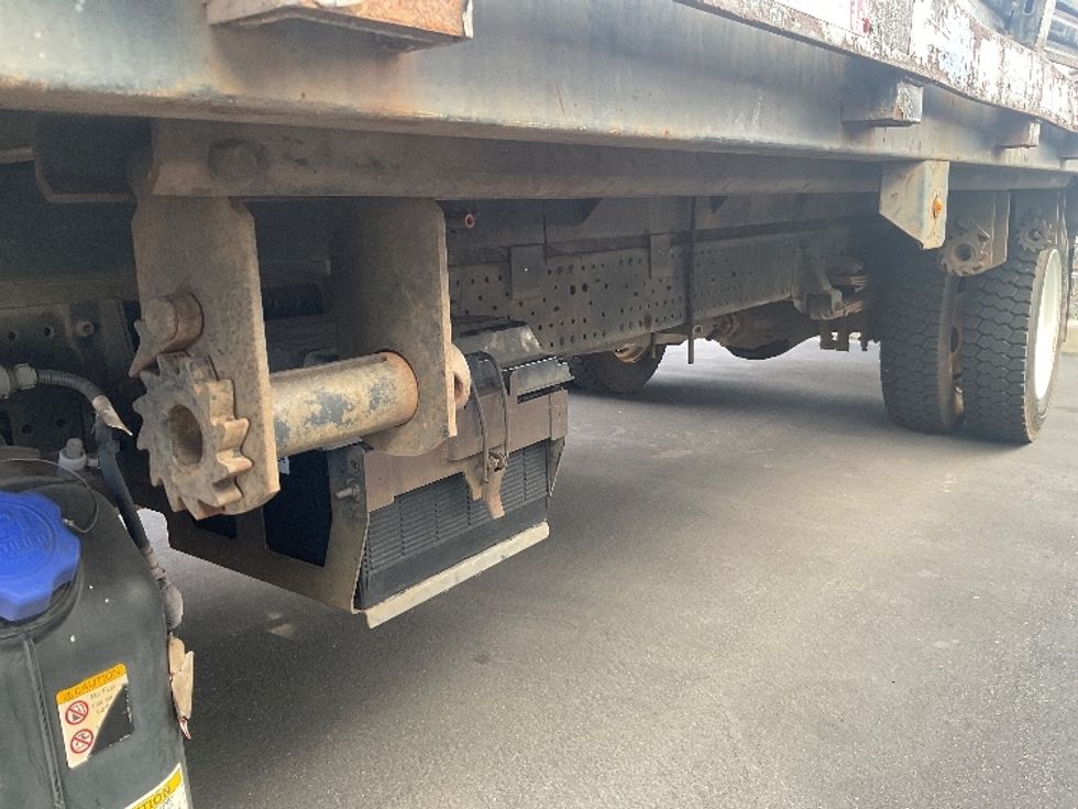 Flatbed Truck-Light and Medium Duty Trucks-Isuzu-2018-NQR-Torrance-CA-115,600\n\t\tmiles-$ 39,500 - Image 5