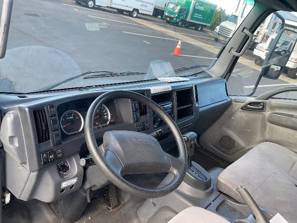 Flatbed Truck-Light and Medium Duty Trucks-Isuzu-2018-NQR-Torrance-CA-66,350\n\t\tmiles-$ 44,750 - Image 17