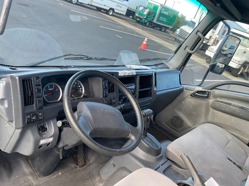 Flatbed Truck-Light and Medium Duty Trucks-Isuzu-2018-NQR-Torrance-CA-66,350\n\t\tmiles-$ 44,750 - Image 18