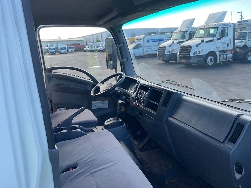 Flatbed Truck-Light and Medium Duty Trucks-Isuzu-2018-NQR-Torrance-CA-66,350\n\t\tmiles-$ 44,750 - Image 22