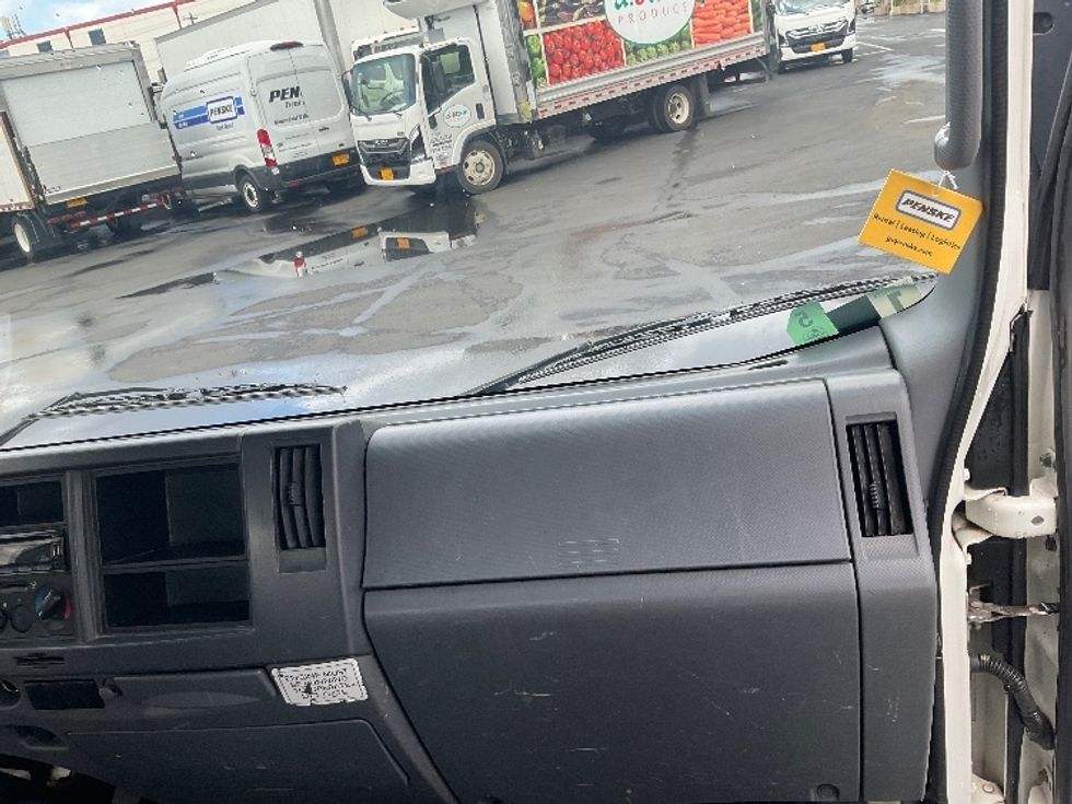 Flatbed Truck-Light and Medium Duty Trucks-Isuzu-2018-NQR-Torrance-CA-68,731\n\t\tmiles-$ 44,750 - Image 21