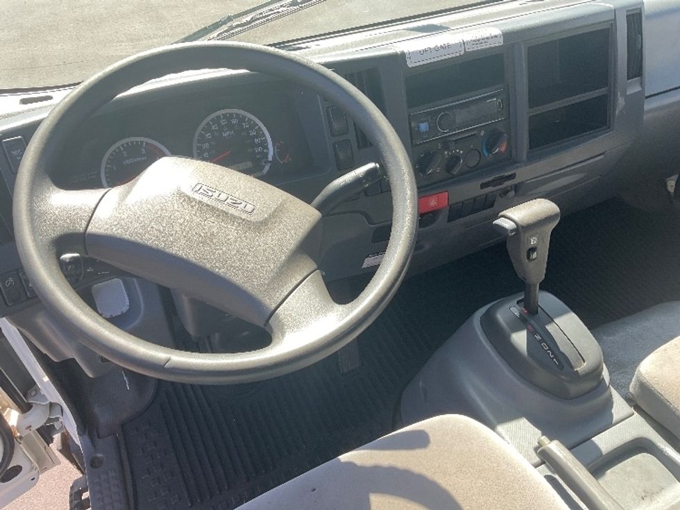 Flatbed Truck-Light and Medium Duty Trucks-Isuzu-2018-NQR-Torrance-CA-78,727\n\t\tmiles-$ 43,750 - Image 16