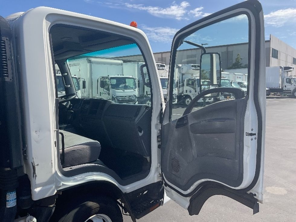 Flatbed Truck-Light and Medium Duty Trucks-Isuzu-2018-NQR-Torrance-CA-78,727\n\t\tmiles-$ 43,750 - Image 18