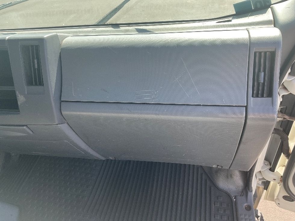 Flatbed Truck-Light and Medium Duty Trucks-Isuzu-2018-NQR-Torrance-CA-78,727\n\t\tmiles-$ 43,750 - Image 19