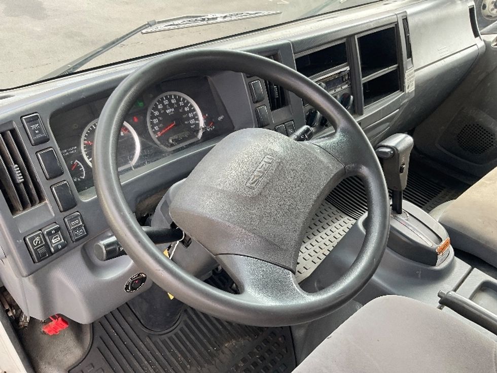 Flatbed Truck-Light and Medium Duty Trucks-Isuzu-2018-NQR-Torrance-CA-85,072\n\t\tmiles-$ 43,250 - Image 17