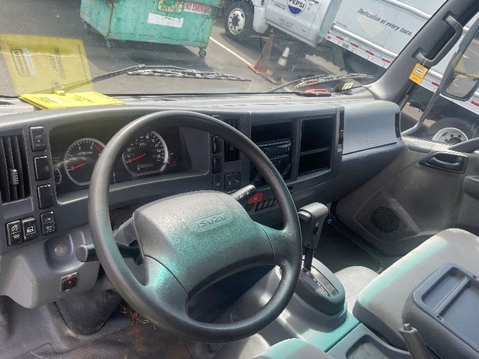 Flatbed Truck-Light and Medium Duty Trucks-Isuzu-2018-NQR-Torrance-CA-86,346\n\t\tmiles-$ 43,250 - Image 17