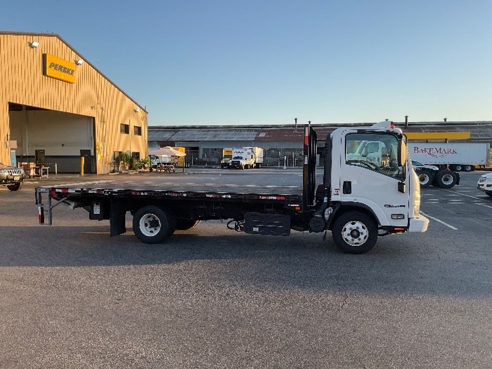 Flatbed Truck-Light and Medium Duty Trucks-Isuzu-2019-NPR-Torrance-CA-101,806\n\t\tmiles-$ 42,500 - Image 15