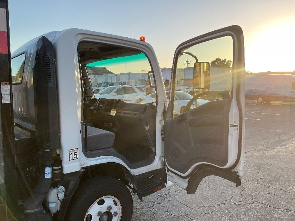 Flatbed Truck-Light and Medium Duty Trucks-Isuzu-2019-NPR-Torrance-CA-101,806\n\t\tmiles-$ 42,500 - Image 20
