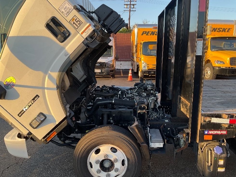 Flatbed Truck-Light and Medium Duty Trucks-Isuzu-2019-NPR-Torrance-CA-101,806\n\t\tmiles-$ 42,500 - Image 24