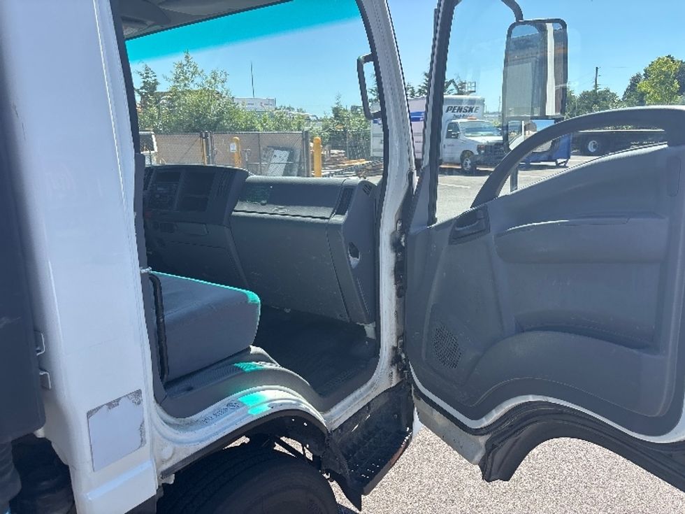 Flatbed Truck-Light and Medium Duty Trucks-Isuzu-2019-NPRXD-Everett-WA-125,684\n\t\tmiles-$ 42,000 - Image 17