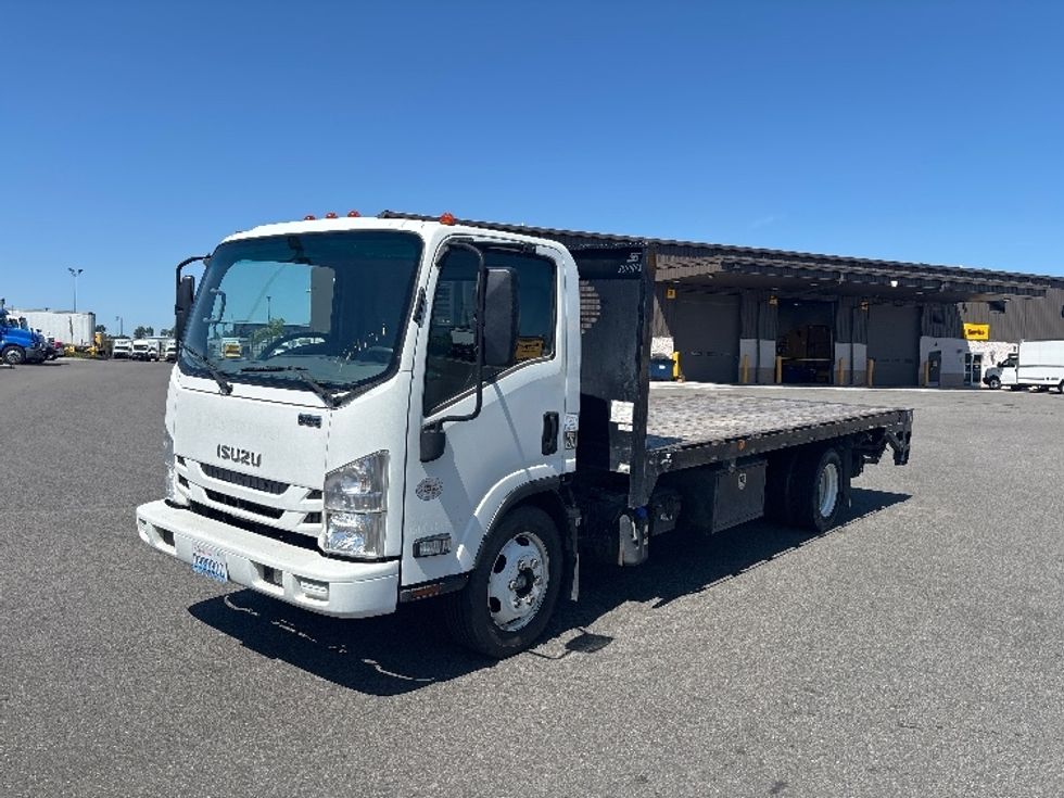 2019 Isuzu NPR photo 3