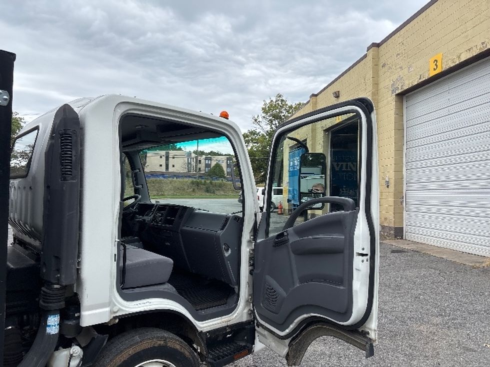 Flatbed Truck-Light and Medium Duty Trucks-Isuzu-2019-NQR-Charlottesville-VA-25,258\n\t\tmiles-$ 51,250 - Image 18