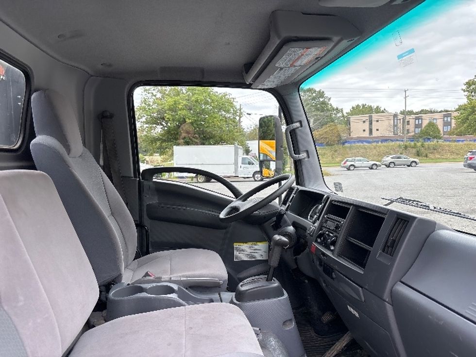 Flatbed Truck-Light and Medium Duty Trucks-Isuzu-2019-NQR-Charlottesville-VA-25,258\n\t\tmiles-$ 51,250 - Image 20