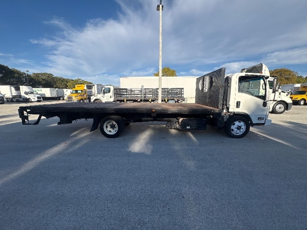 Flatbed Truck-Light and Medium Duty Trucks-Isuzu-2019-NQR-Medley-FL-152,913\n\t\tmiles-$ 37,250 - Image 12