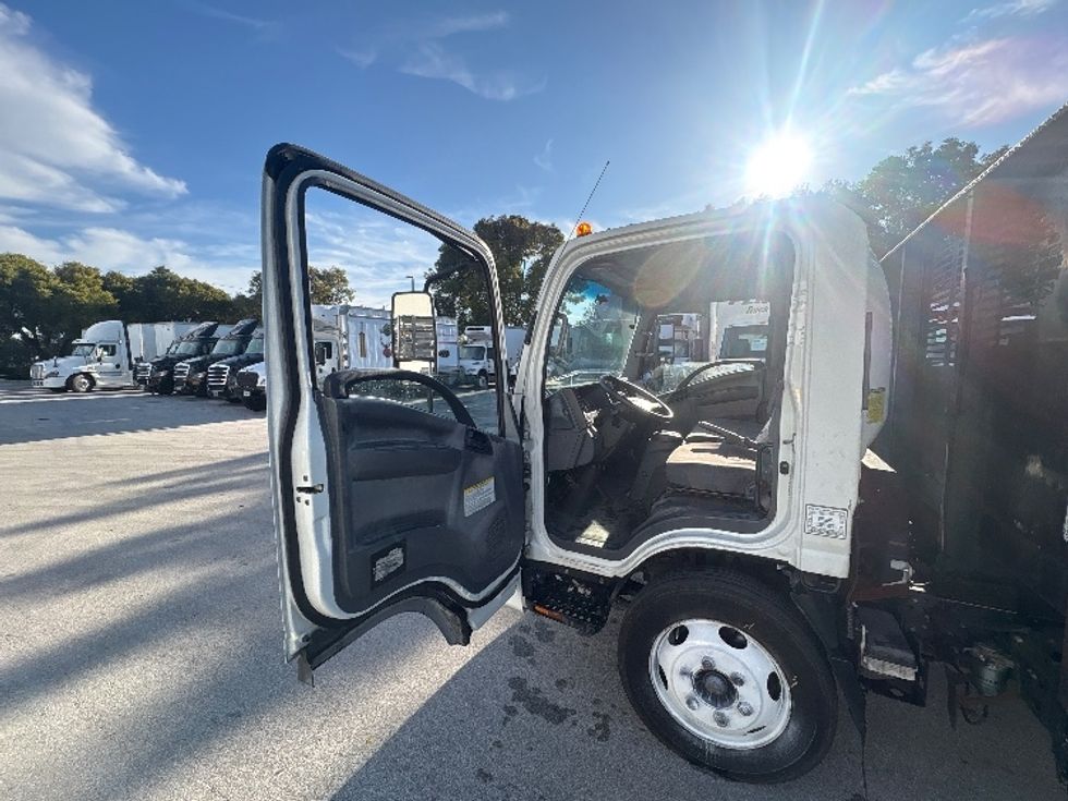 Flatbed Truck-Light and Medium Duty Trucks-Isuzu-2019-NQR-Medley-FL-152,913\n\t\tmiles-$ 37,250 - Image 13