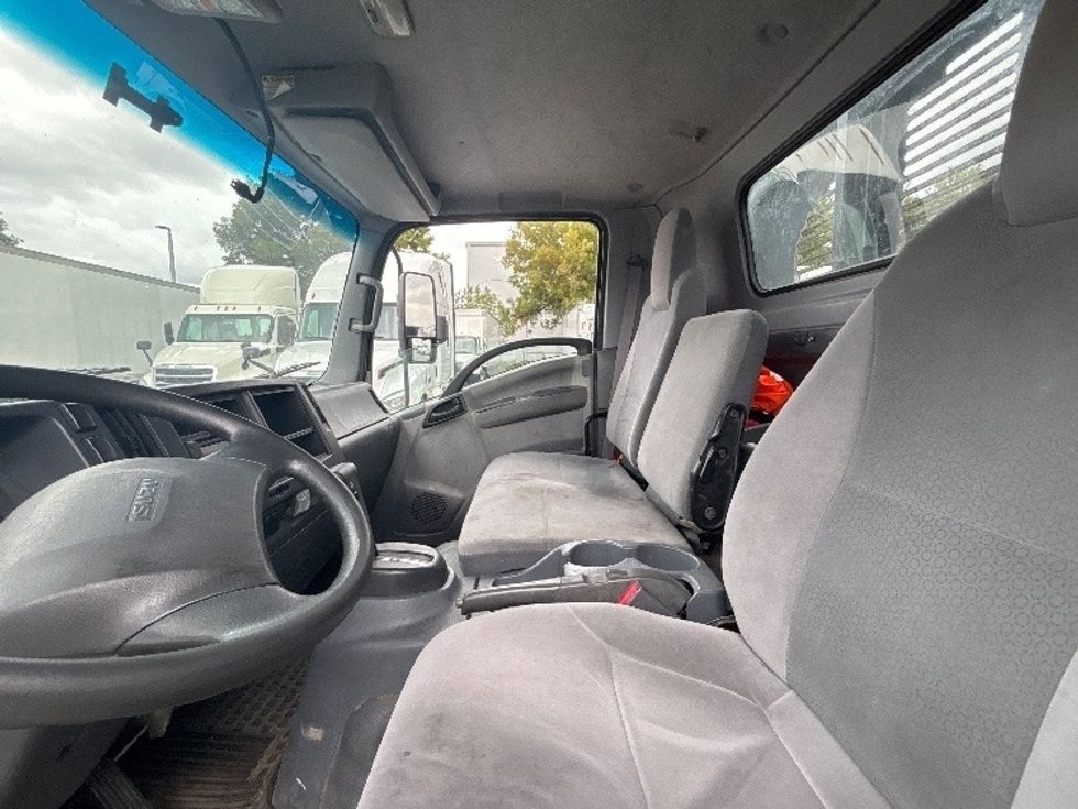 Flatbed Truck-Light and Medium Duty Trucks-Isuzu-2019-NQR-Medley-FL-152,913\n\t\tmiles-$ 37,250 - Image 16