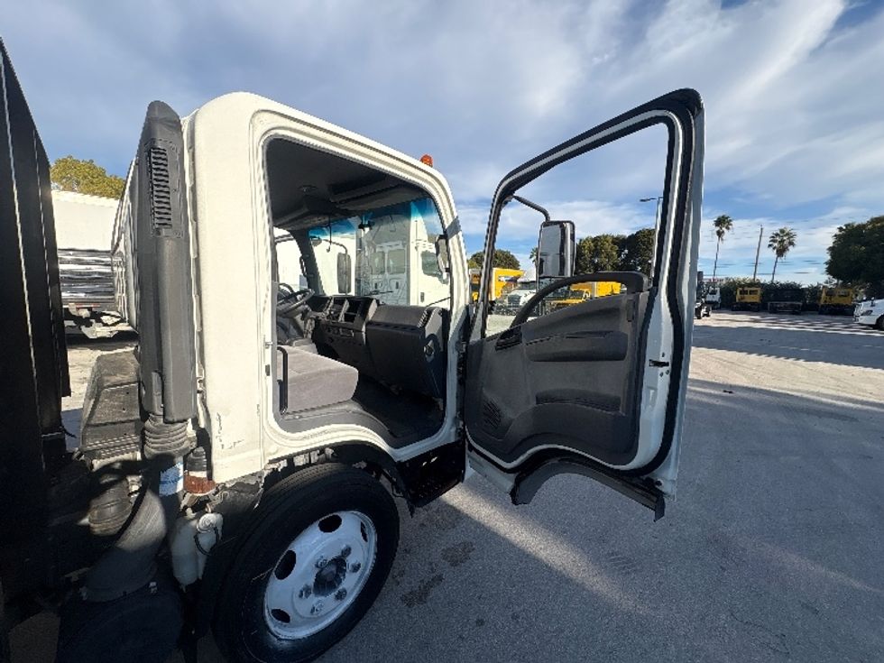 Flatbed Truck-Light and Medium Duty Trucks-Isuzu-2019-NQR-Medley-FL-152,913\n\t\tmiles-$ 37,250 - Image 17