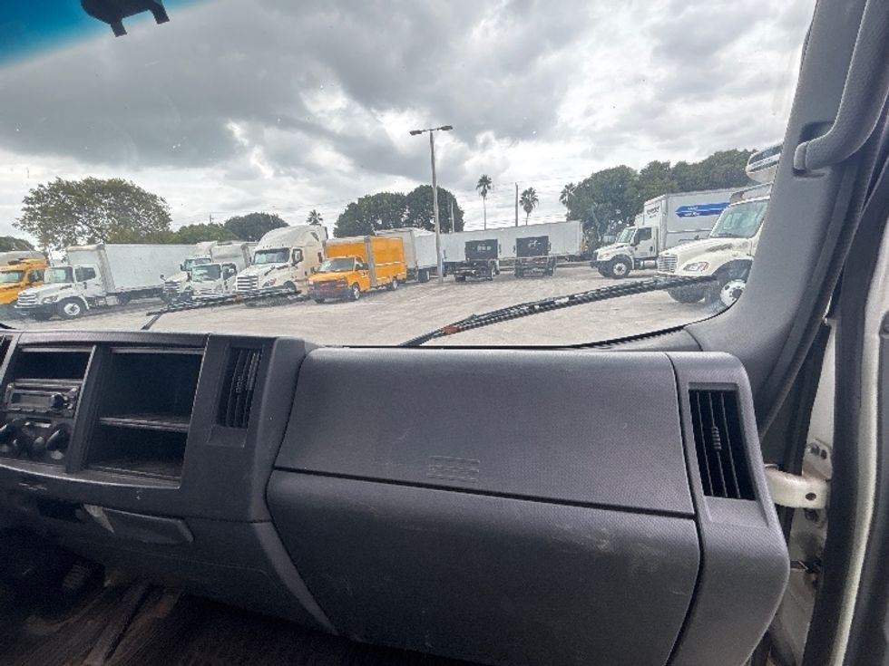 Flatbed Truck-Light and Medium Duty Trucks-Isuzu-2019-NQR-Medley-FL-152,913\n\t\tmiles-$ 37,250 - Image 18