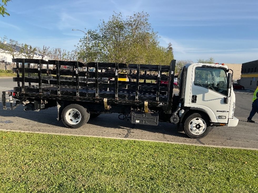 Flatbed Truck-Light and Medium Duty Trucks-Isuzu-2019-NQR-West Sacramento-CA-74,569\n\t\tmiles-$ 46,750 - Image 14