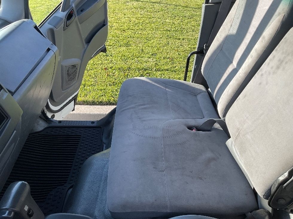 Flatbed Truck-Light and Medium Duty Trucks-Isuzu-2019-NQR-West Sacramento-CA-74,569\n\t\tmiles-$ 46,750 - Image 18