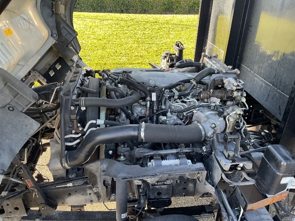 Flatbed Truck-Light and Medium Duty Trucks-Isuzu-2019-NQR-West Sacramento-CA-74,569\n\t\tmiles-$ 46,750 - Image 22