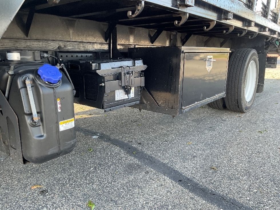 Flatbed Truck-Light and Medium Duty Trucks-Isuzu-2019-NQR-West Sacramento-CA-74,569\n\t\tmiles-$ 46,750 - Image 5