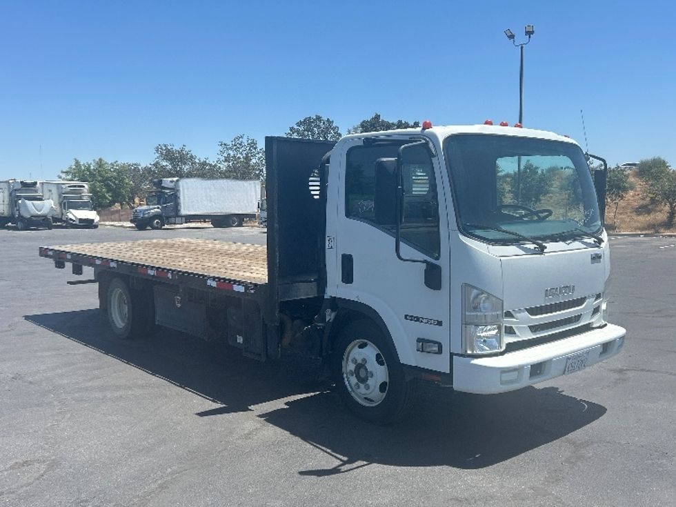 Flatbed Truck-Light and Medium Duty Trucks-Isuzu-2019-NRR-Fresno-CA-111,304\n\t\tmiles-$ 45,000 - Image 1