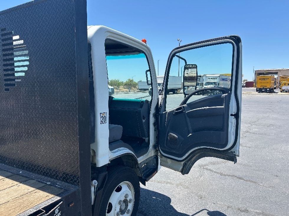 Flatbed Truck-Light and Medium Duty Trucks-Isuzu-2019-NRR-Fresno-CA-111,304\n\t\tmiles-$ 45,000 - Image 16