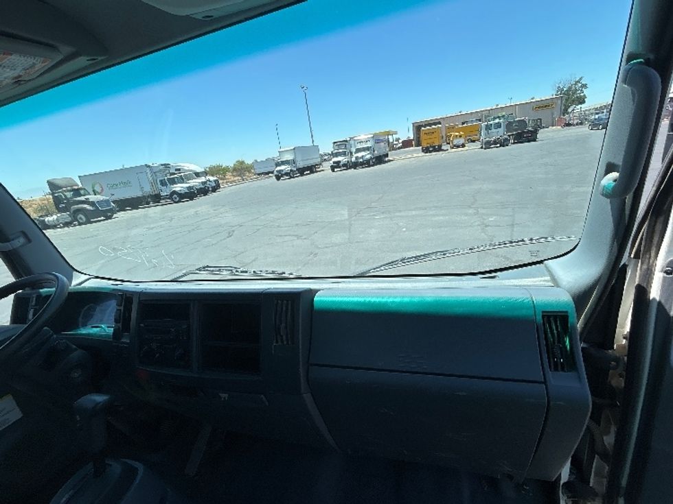 Flatbed Truck-Light and Medium Duty Trucks-Isuzu-2019-NRR-Fresno-CA-111,304\n\t\tmiles-$ 45,000 - Image 17