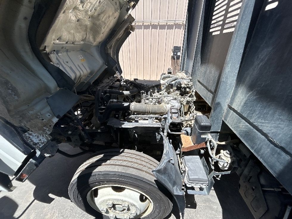 Flatbed Truck-Light and Medium Duty Trucks-Isuzu-2019-NRR-Fresno-CA-111,304\n\t\tmiles-$ 45,000 - Image 20