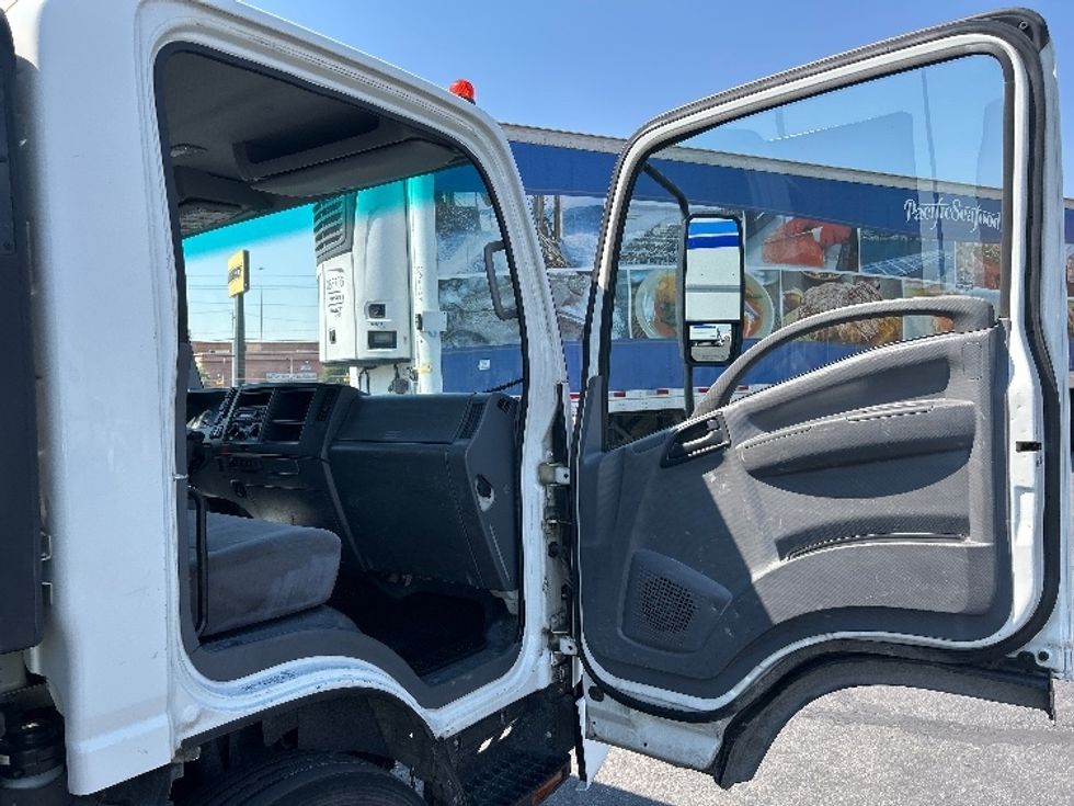 Flatbed Truck-Light and Medium Duty Trucks-Isuzu-2019-NRR-Las Vegas-NV-77,556\n\t\tmiles-$ 46,000 - Image 16