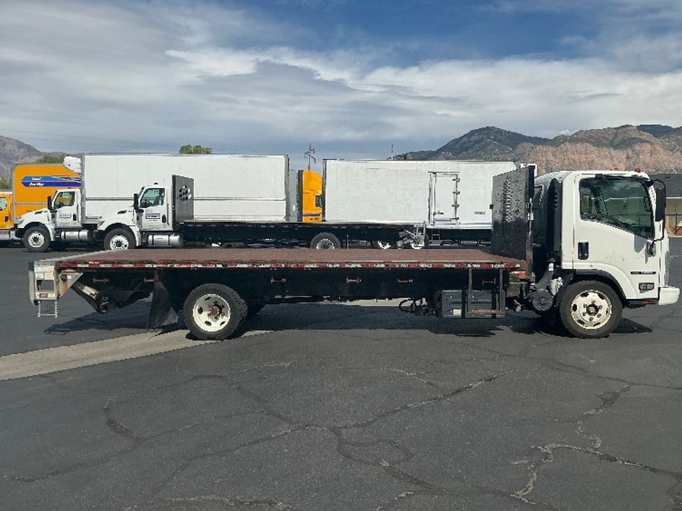 Flatbed Truck-Light and Medium Duty Trucks-Isuzu-2019-NRR-Ogden-UT-113,148\n\t\tmiles-$ 43,750 - Image 12