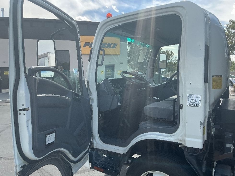 Flatbed Truck-Light and Medium Duty Trucks-Isuzu-2019-NRR-Ogden-UT-113,148\n\t\tmiles-$ 43,750 - Image 13