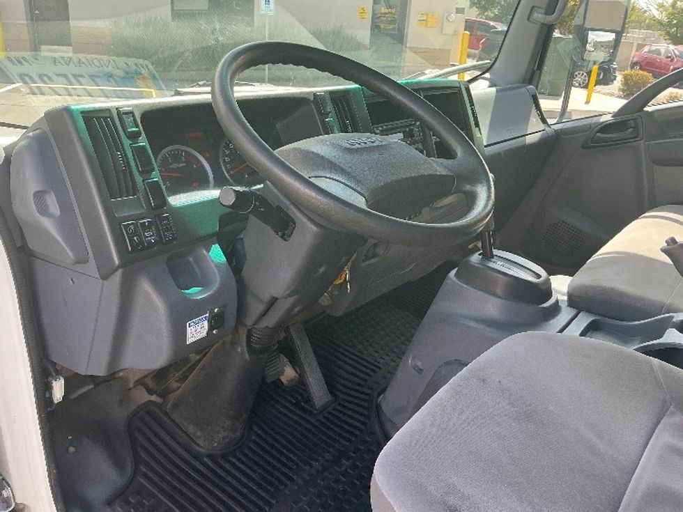 Flatbed Truck-Light and Medium Duty Trucks-Isuzu-2019-NRR-Ogden-UT-113,148\n\t\tmiles-$ 43,750 - Image 14