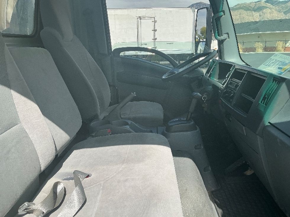 Flatbed Truck-Light and Medium Duty Trucks-Isuzu-2019-NRR-Ogden-UT-113,148\n\t\tmiles-$ 43,750 - Image 19