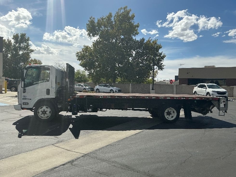 Flatbed Truck-Light and Medium Duty Trucks-Isuzu-2019-NRR-Ogden-UT-113,148\n\t\tmiles-$ 43,750 - Image 4