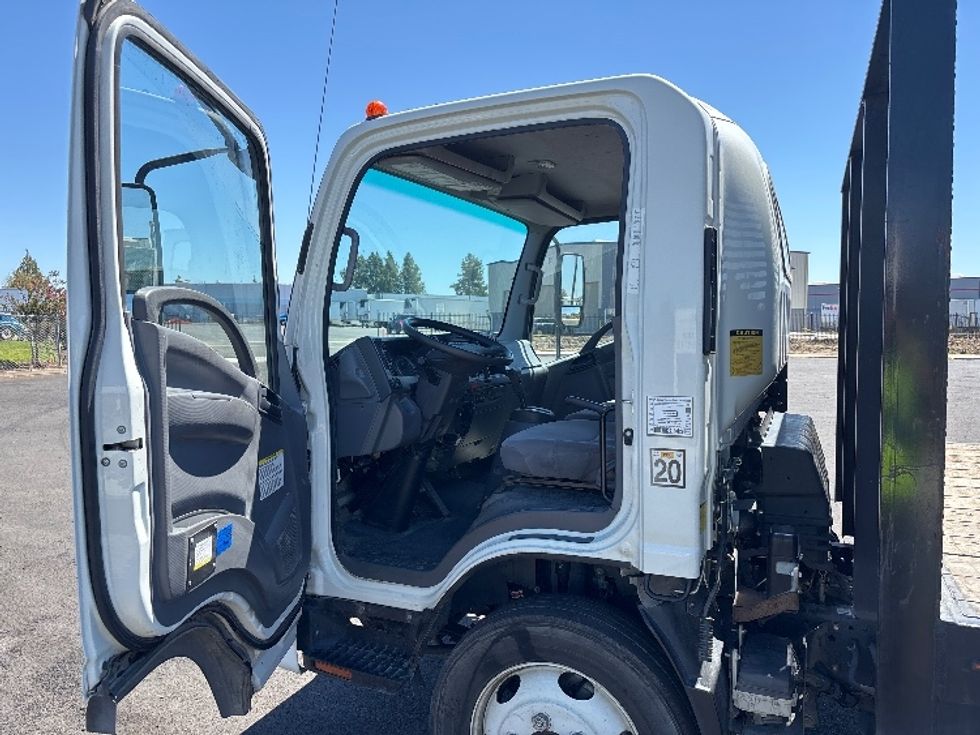 Flatbed Truck-Light and Medium Duty Trucks-Isuzu-2019-NRR-Stockton-CA-138,024\n\t\tmiles-$ 40,000 - Image 12
