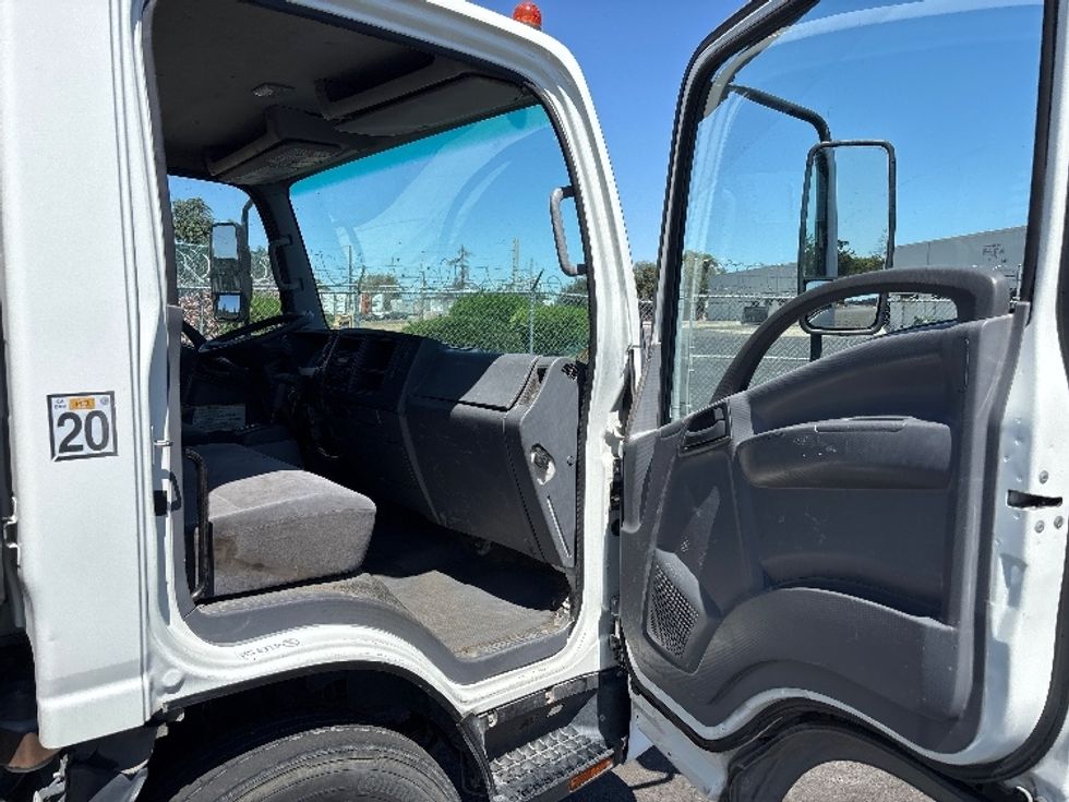 Flatbed Truck-Light and Medium Duty Trucks-Isuzu-2019-NRR-Stockton-CA-138,024\n\t\tmiles-$ 40,000 - Image 16