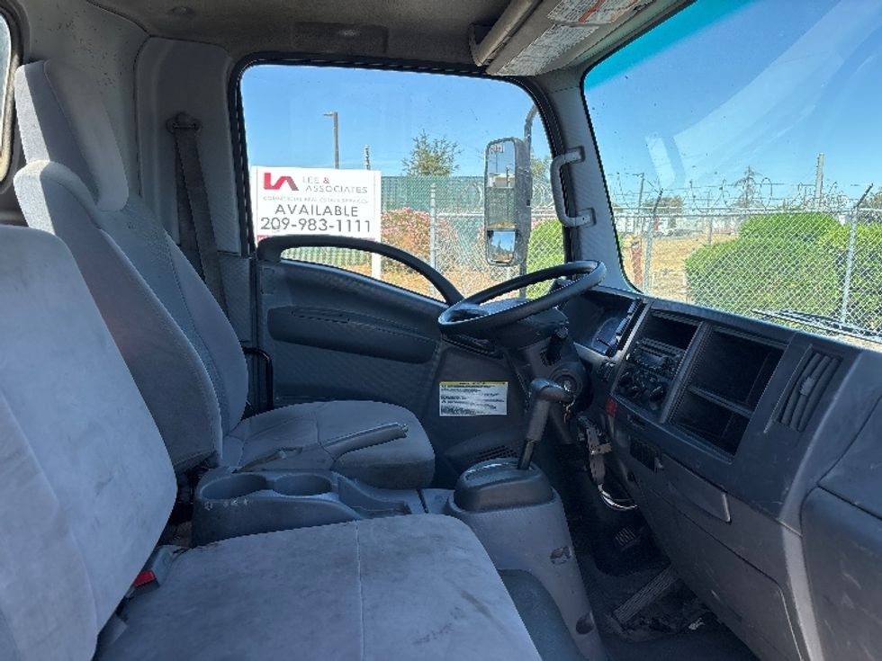Flatbed Truck-Light and Medium Duty Trucks-Isuzu-2019-NRR-Stockton-CA-138,024\n\t\tmiles-$ 40,000 - Image 18
