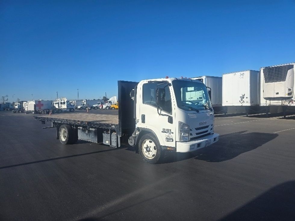 Flatbed Truck-Light and Medium Duty Trucks-Isuzu-2019-NRR-West Sacramento-CA-188,402\n\t\tmiles-$ 33,000 - Image 1