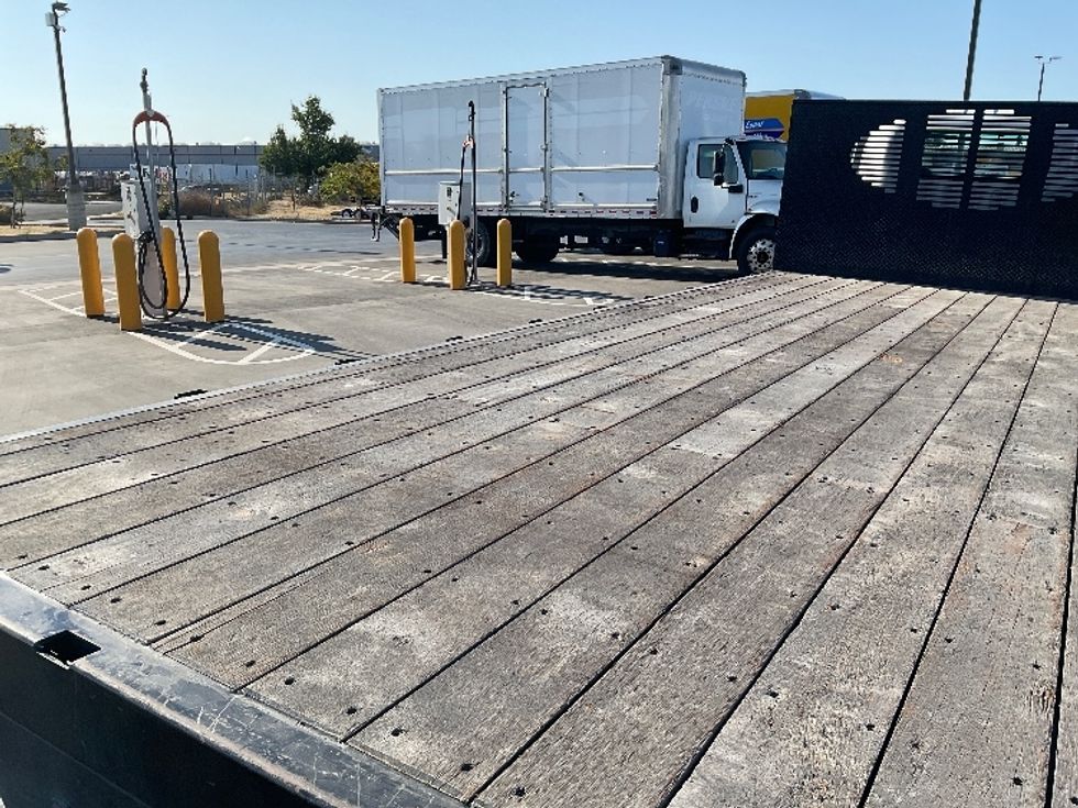 Flatbed Truck-Light and Medium Duty Trucks-Isuzu-2019-NRR-West Sacramento-CA-188,402\n\t\tmiles-$ 33,000 - Image 10