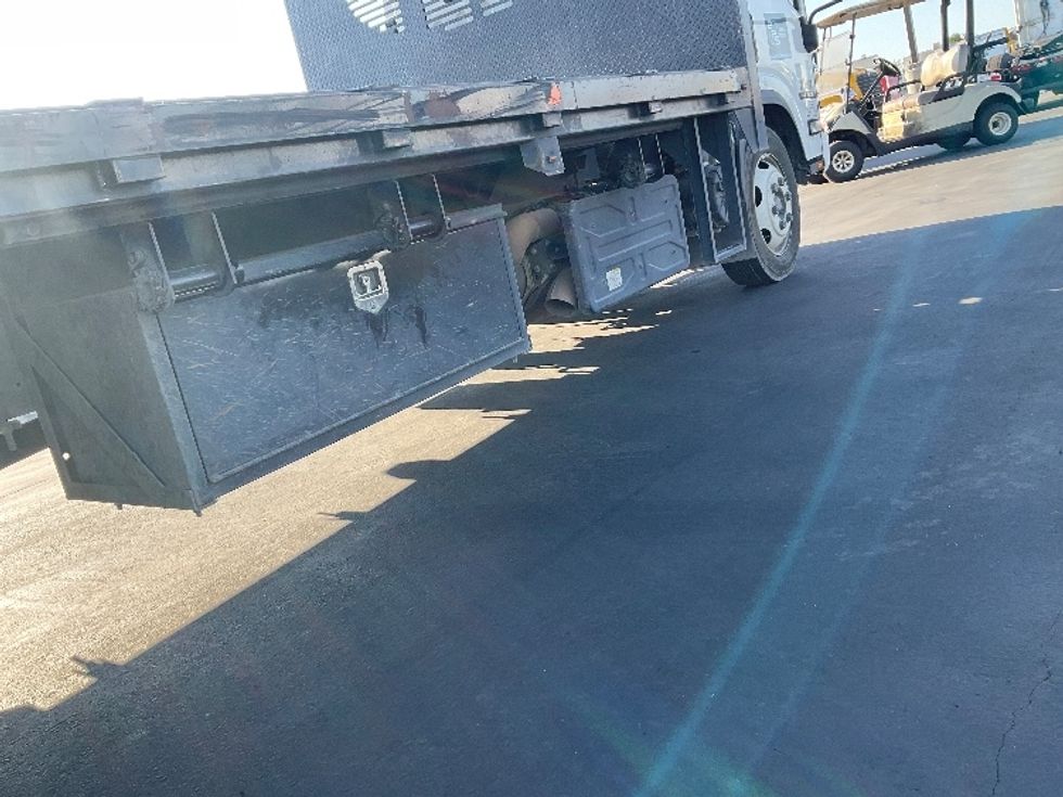Flatbed Truck-Light and Medium Duty Trucks-Isuzu-2019-NRR-West Sacramento-CA-188,402\n\t\tmiles-$ 33,000 - Image 13