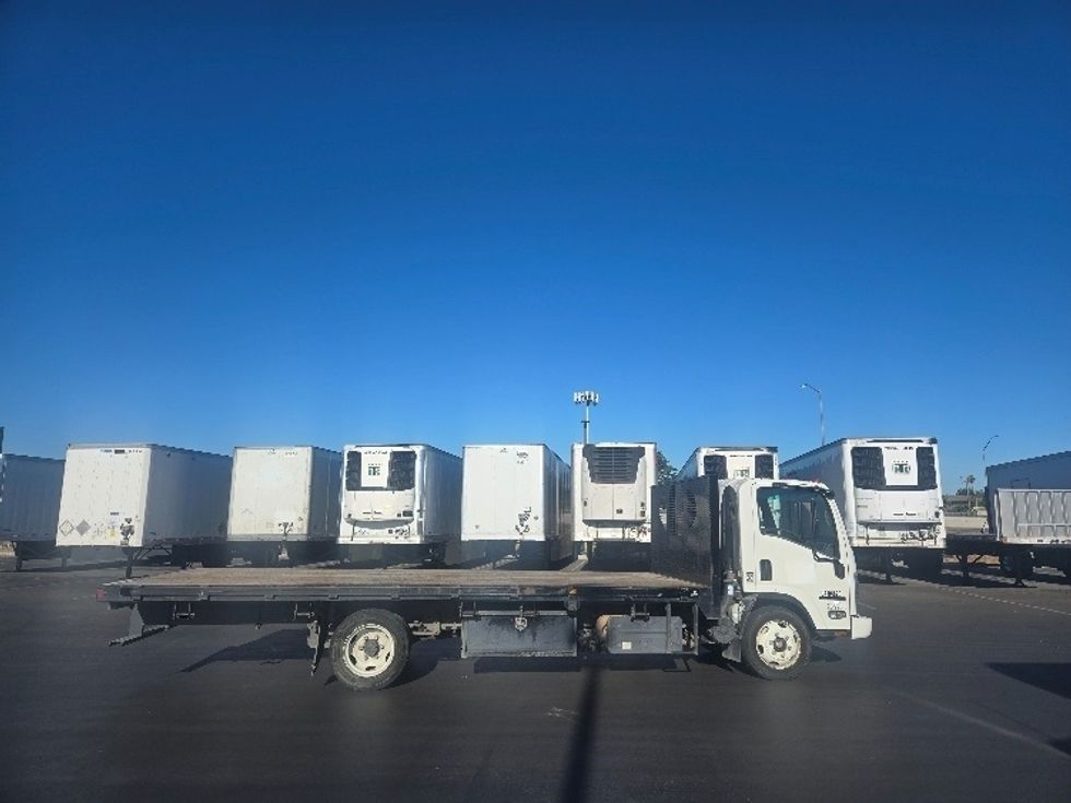 Flatbed Truck-Light and Medium Duty Trucks-Isuzu-2019-NRR-West Sacramento-CA-188,402\n\t\tmiles-$ 33,000 - Image 14