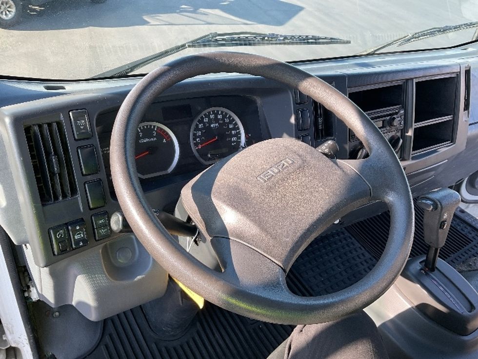 Flatbed Truck-Light and Medium Duty Trucks-Isuzu-2019-NRR-West Sacramento-CA-188,402\n\t\tmiles-$ 33,000 - Image 16