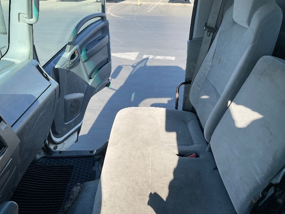 Flatbed Truck-Light and Medium Duty Trucks-Isuzu-2019-NRR-West Sacramento-CA-188,402\n\t\tmiles-$ 33,000 - Image 18