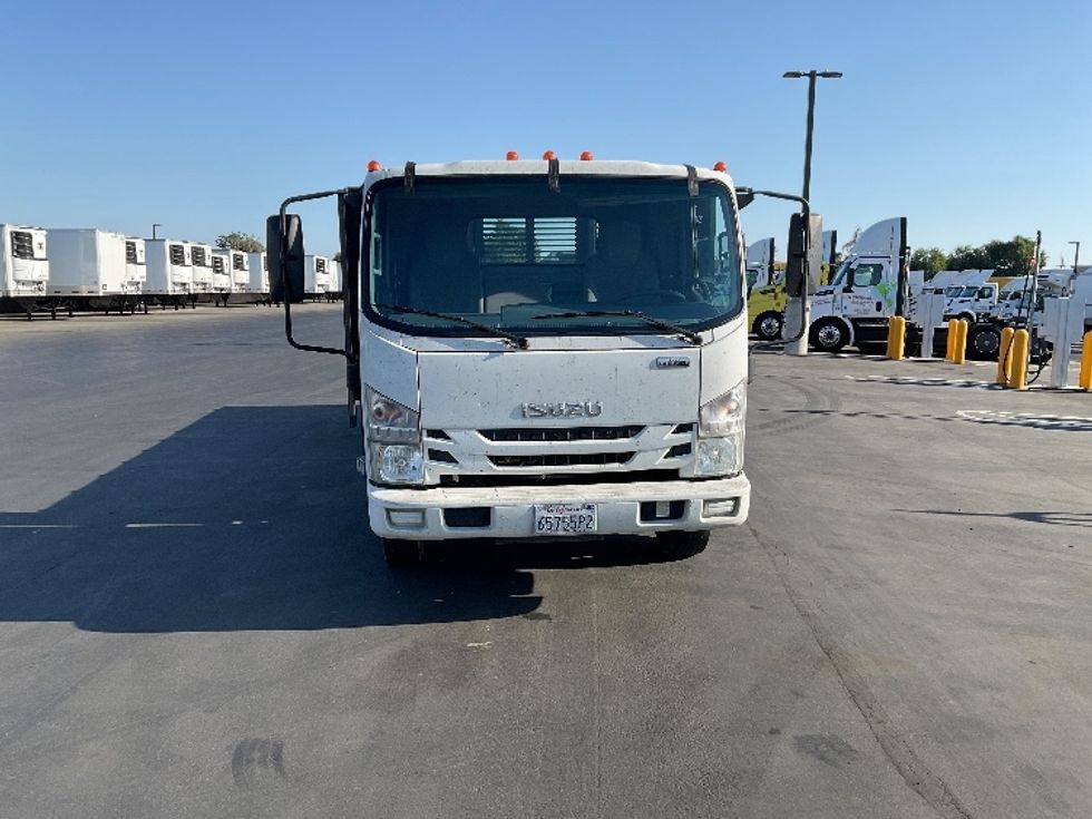 Flatbed Truck-Light and Medium Duty Trucks-Isuzu-2019-NRR-West Sacramento-CA-188,402\n\t\tmiles-$ 33,000 - Image 2