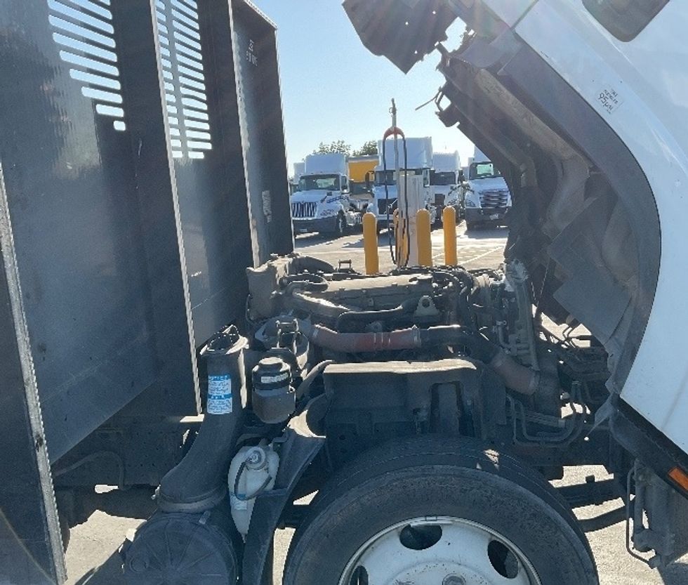 Flatbed Truck-Light and Medium Duty Trucks-Isuzu-2019-NRR-West Sacramento-CA-188,402\n\t\tmiles-$ 33,000 - Image 22